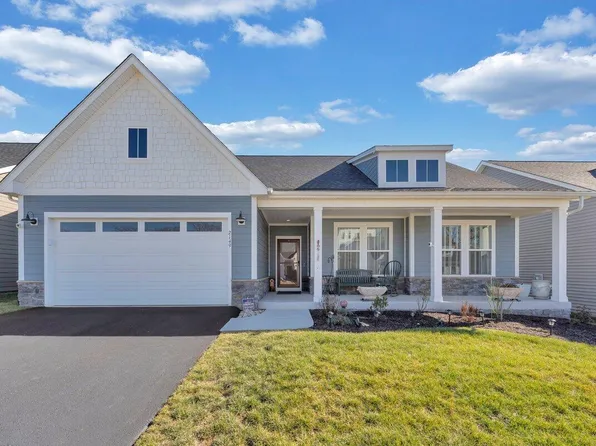 2149 Kings Walk Dr, Roanoke, VA 24012