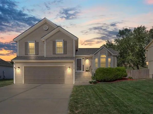 9128 N Mulberry Dr, Kansas City, MO 64155