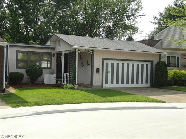 382 Big Bend Cir photo 1