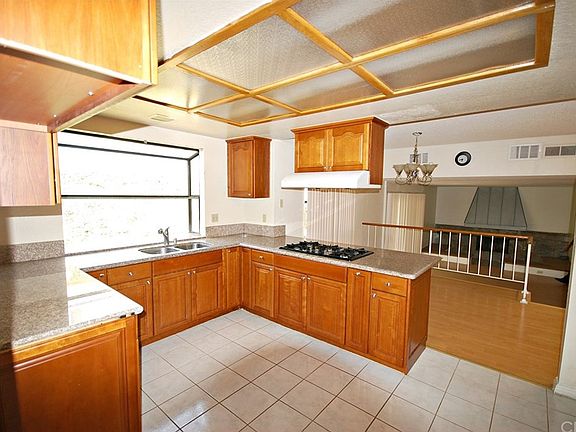 4th image of 16219 Elza Dr