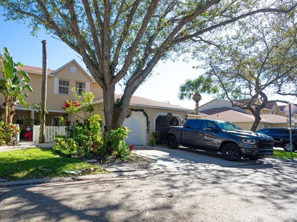 1902 Maplewood Drive, Greenacres, FL 33415
