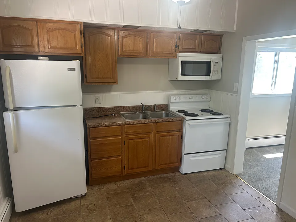 405 Gravity Ave #1