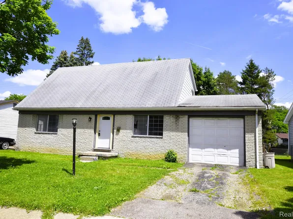 6402 Belltree Ln, Flint, MI 48504