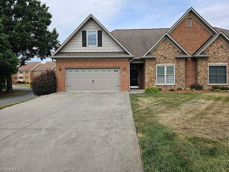 1st image of 105 Oleander Dr