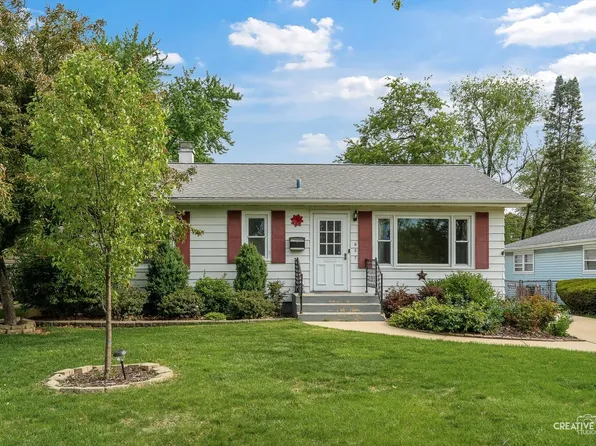 827 Lakewood Pl, Aurora, IL 60506