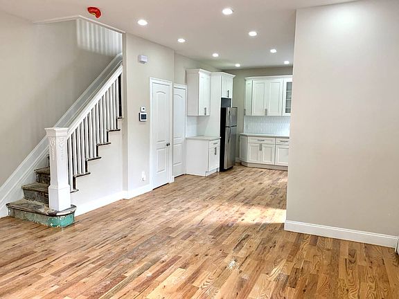 4th image of 1064 E 229th St #A-a-a