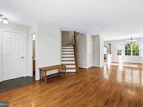 4th image of 6414 View Point Ct