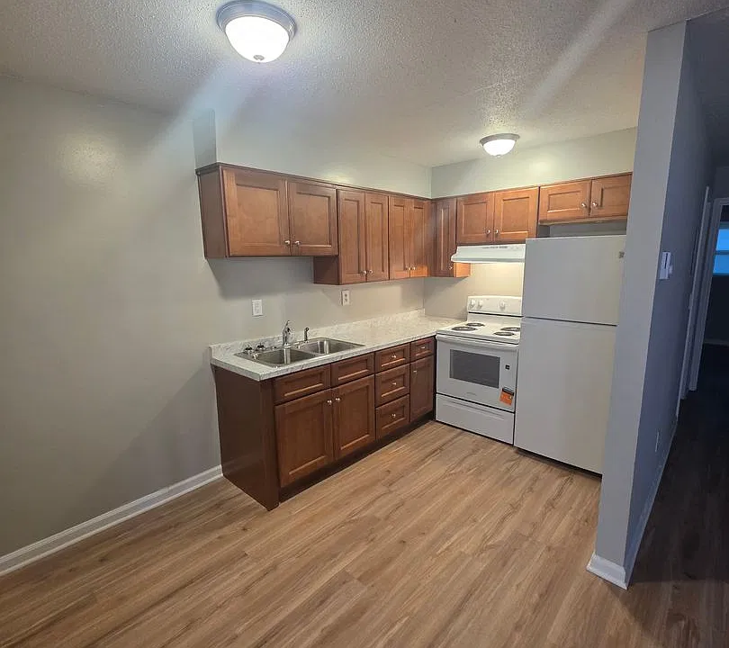 1400 W Academy St #3