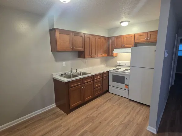 1400 W Academy St APT 3, Winston Salem, NC 27103