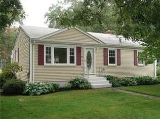 135 Pettis Dr, Warwick, RI 02889