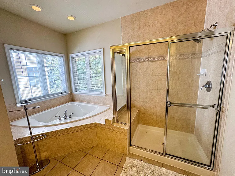 198 Hidden Forest Ct — Photo 31