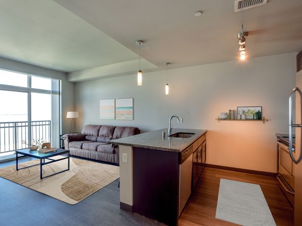633 N Henry St #780884