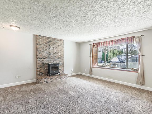 4th image of 3500 NE 56th St