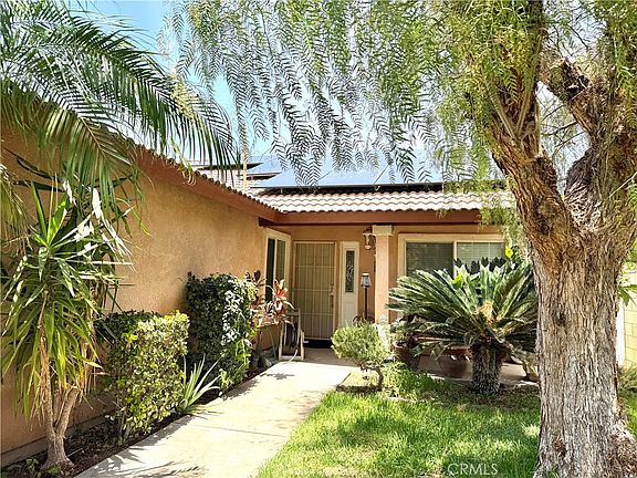 2nd image of 15184 Macadamia Ct
