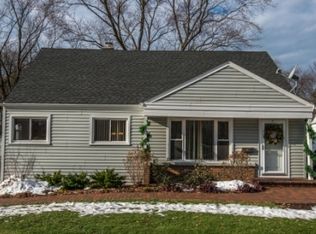 926 N Dryden Ave, Arlington Heights, IL 60004