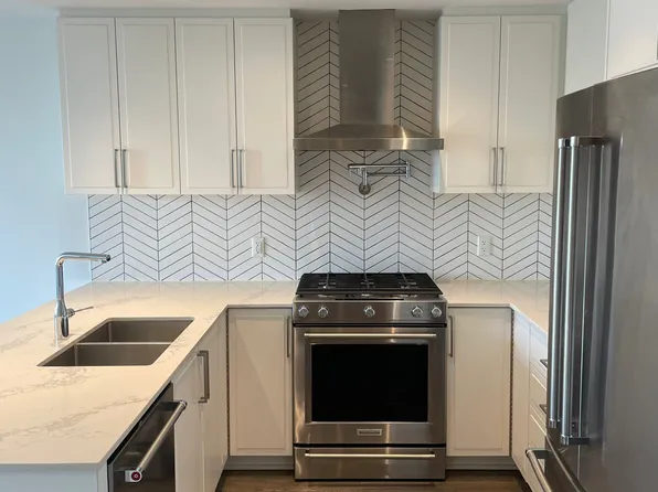 4477 Hastings St #509, Burnaby, BC V5C 2J4