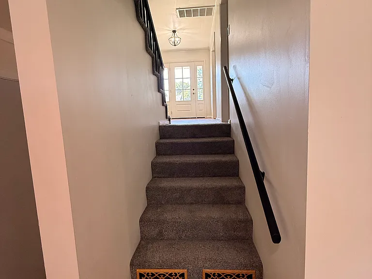 5431 E 39th St S — Photo 31