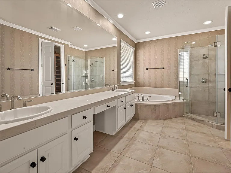 2210 Bywater Dr — Photo 19