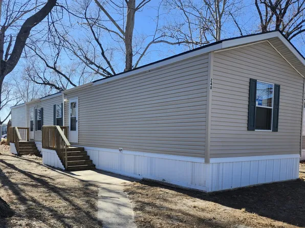 248 Delaware St #E-03, Edwardsville, KS 66113