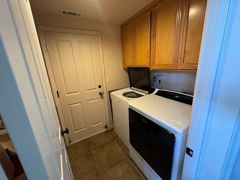 713 Twillin Ct — Photo 11