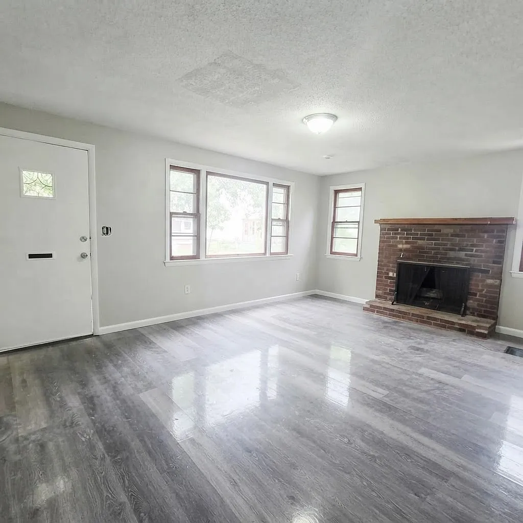 4 bed, 1895 sqft, $2,400 — Photo 1