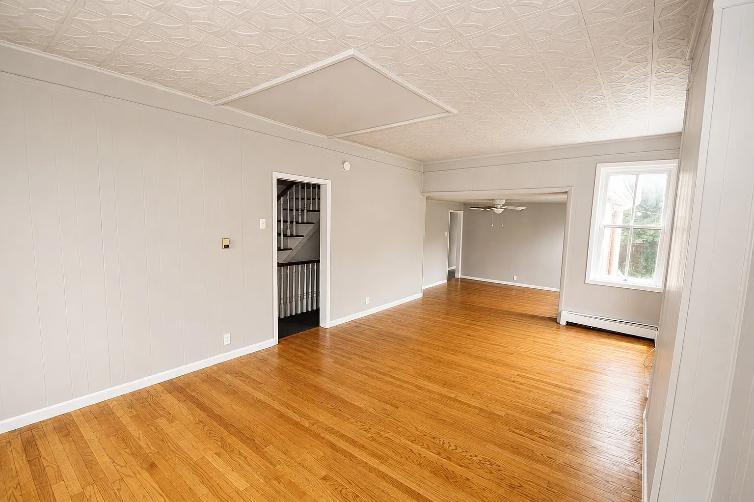2 bed, 1000 sqft, $1,900 — Photo 3