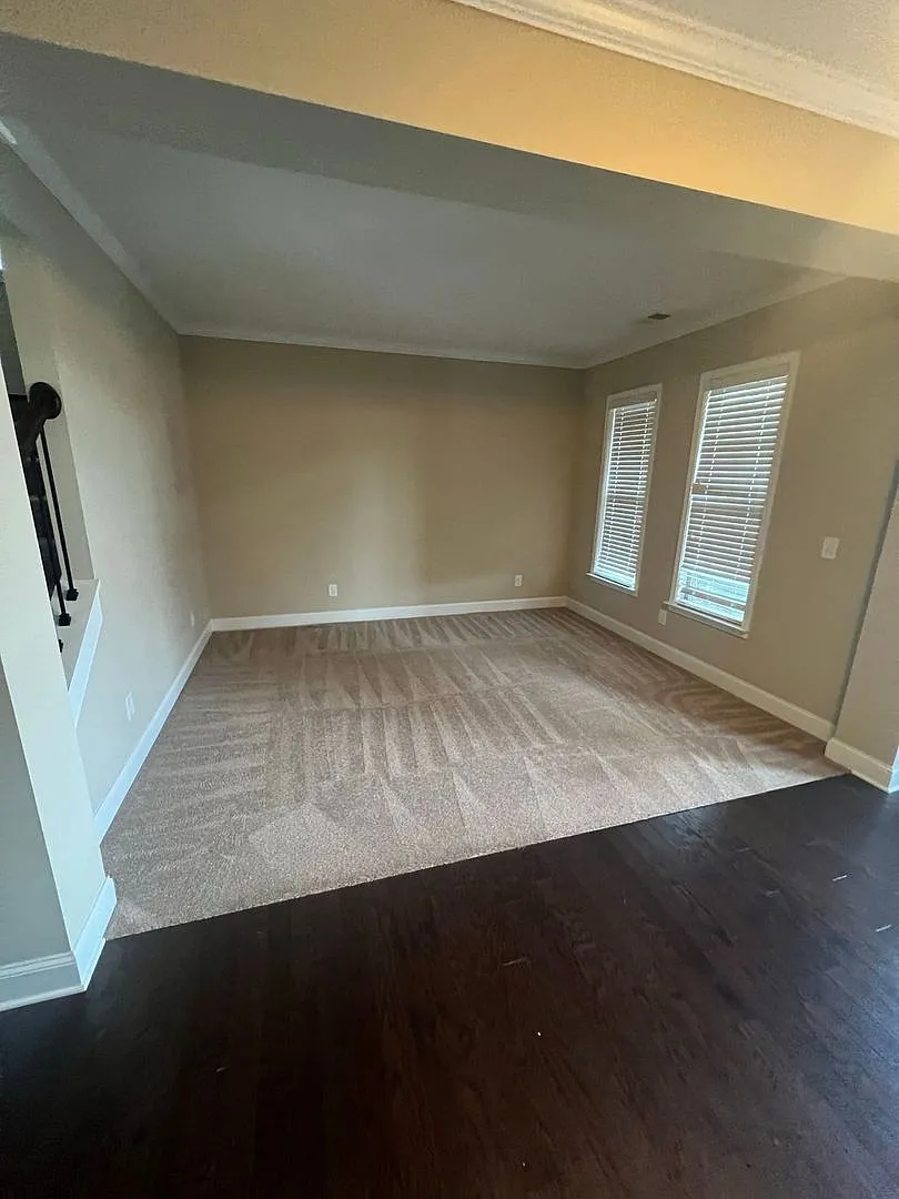 Now Ready! Amazing 5 bedroom house with 3 full bathrooms! — Photo 3
