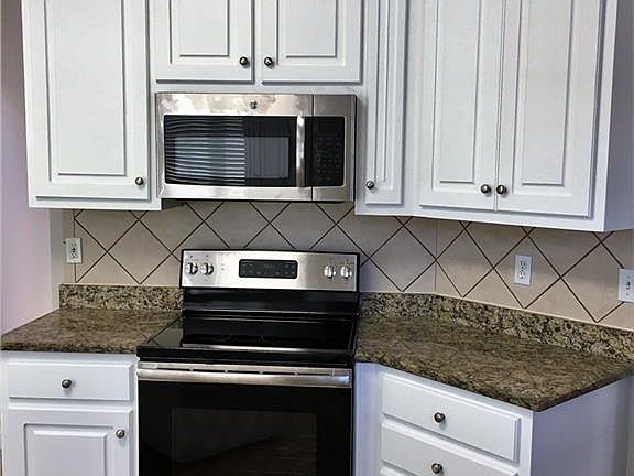 5th image of 1098 Wisteria Dr