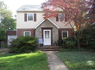 1587 Victoria St, Baldwin, NY 11510