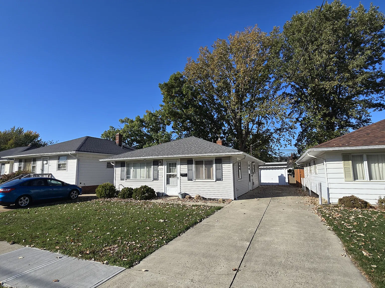3 bed, 988 sqft, $1,600 — Photo 1