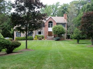 4 Fieldcrest Ct, Randolph, NJ 07945