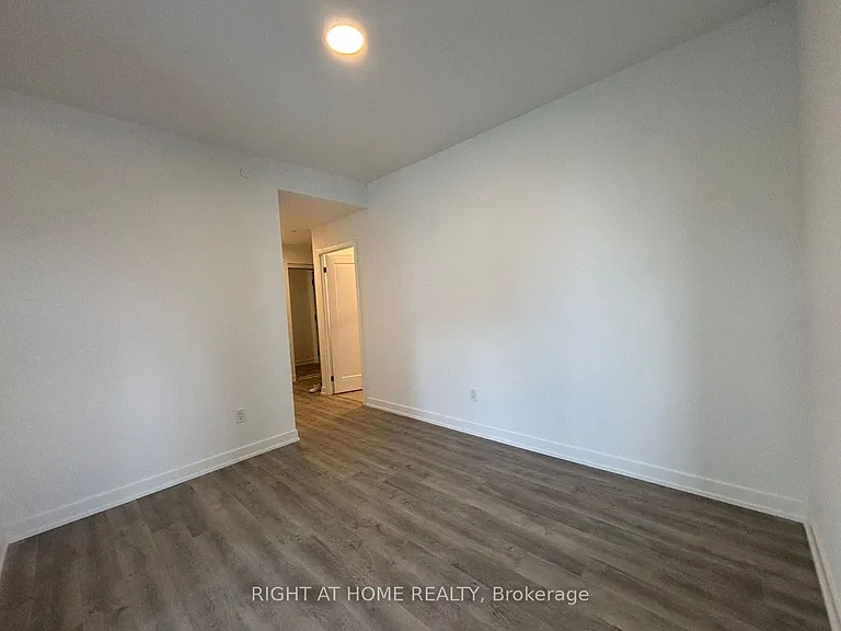 5105 Hurontario St #2905 — Photo 17
