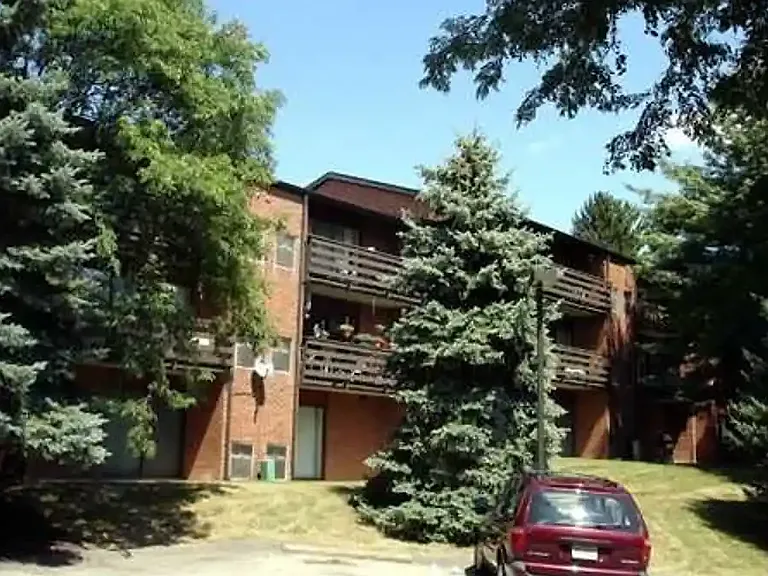 Ebonhurst Apartments — Photo 2