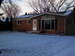 950 Elira Rd, Waterford, MI 48328