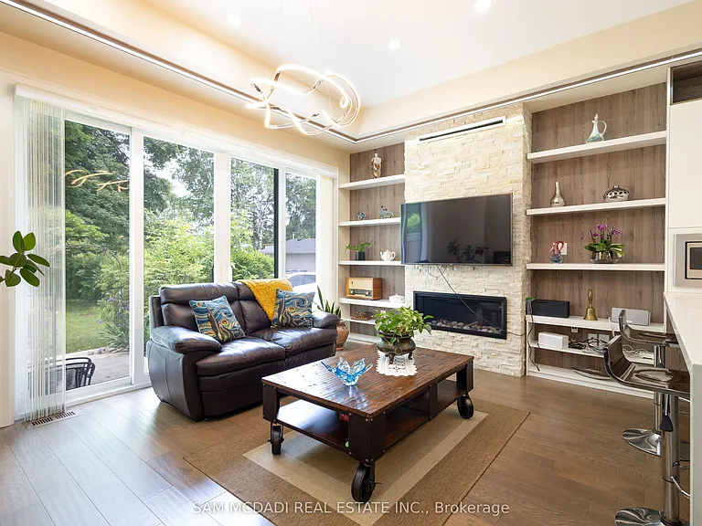 35A Broadview Ave — Photo 7