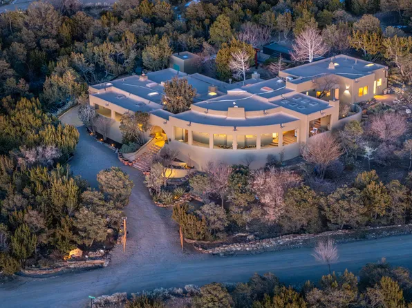 1301 Hummingbird Ct, Santa Fe, NM 87501