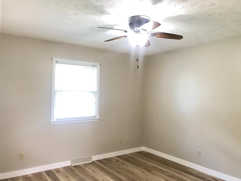 4455 S Glenn Ave — Photo 15