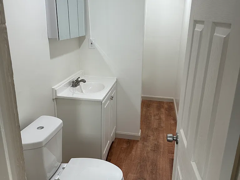 225 Vernon St #1 — Photo 5