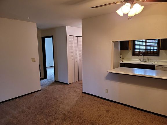 4th image of 838 Forest Ct APT 7