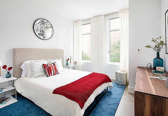 4th image of 510 E 14th St APT 706