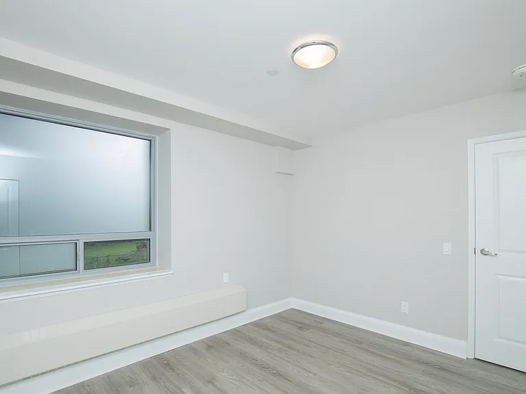 806 Kennedy Rd — Photo 7