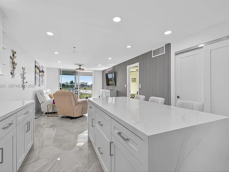 8900 Washington Blvd #410 — Photo 3