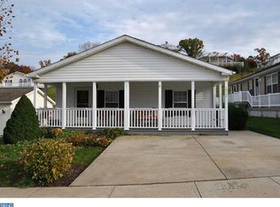 1011 Scenic View Dr, Schwenksville, PA 19473
