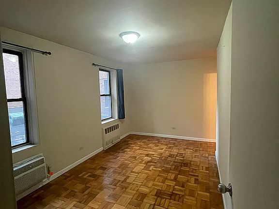 4th image of 665 Thwaites Pl APT 1V