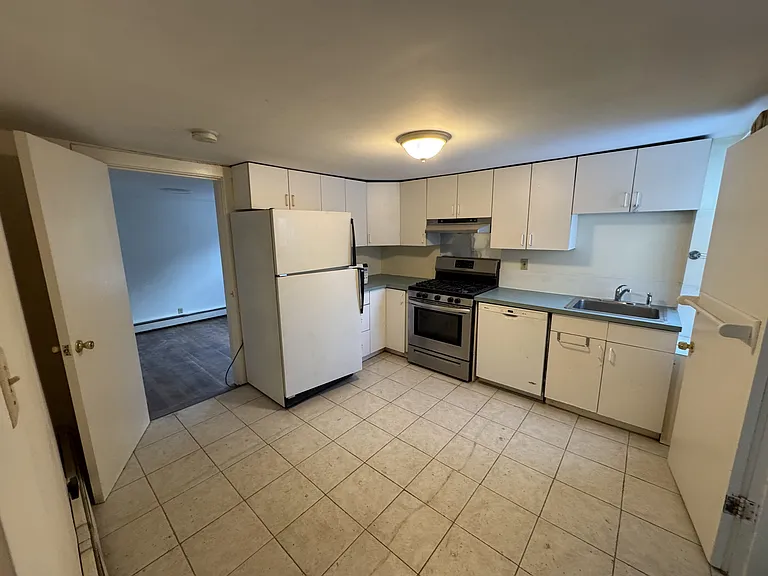 16 Sturgis St #1 — Photo 4