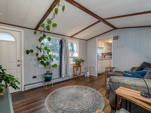 4th image of 5 Timber Ln