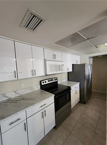 12305 NW 11th Ct — Photo 3
