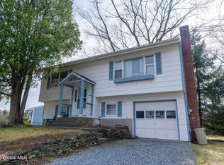 20 Northway Ct, Saratoga Springs, NY 12866