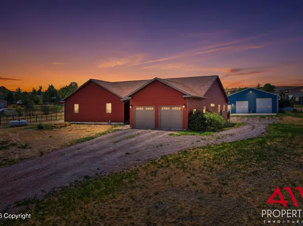 21 Dawn Dr, Gillette, WY 82716