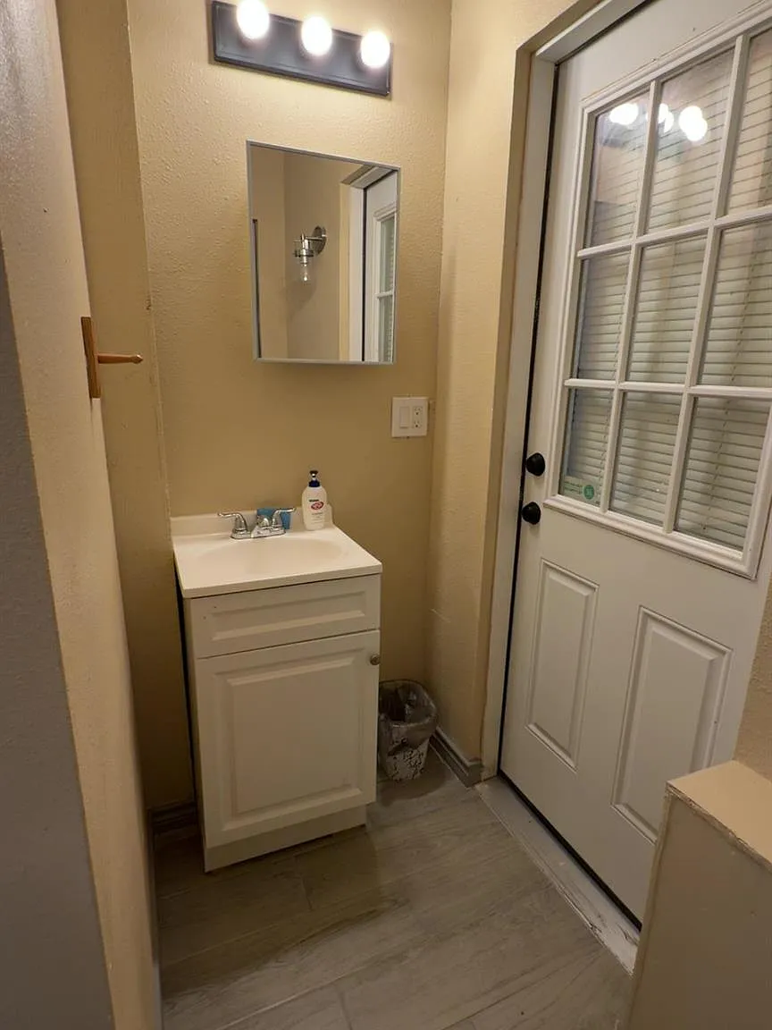 1 bed, 1.0 bath, 500 sqft, $850 — Photo 2
